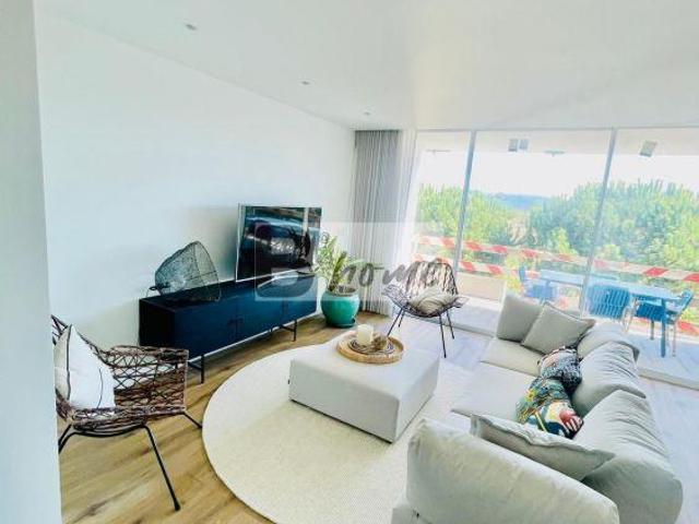 Apartamento T3 de Luxo com Terraço e Estacionamento | 26084071136