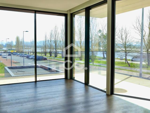 Apartamento T3 de luxo com jacuzzi na varanda vista rio em Viana do Castelo