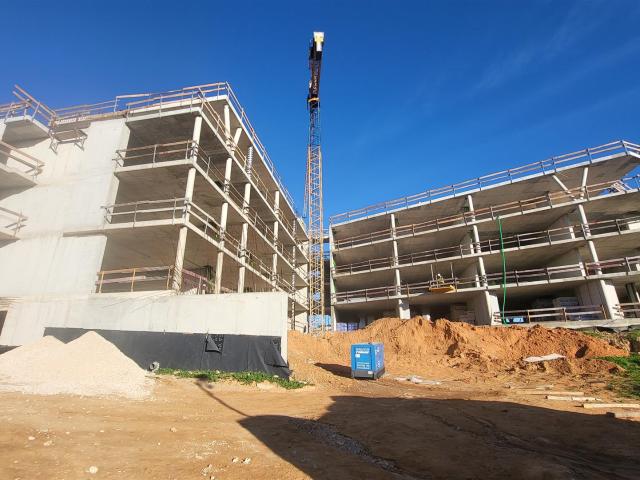 Apartamento T3 de luxo em construção, ultimo piso, vista mar. 105m² Albufeira Olhos de Água