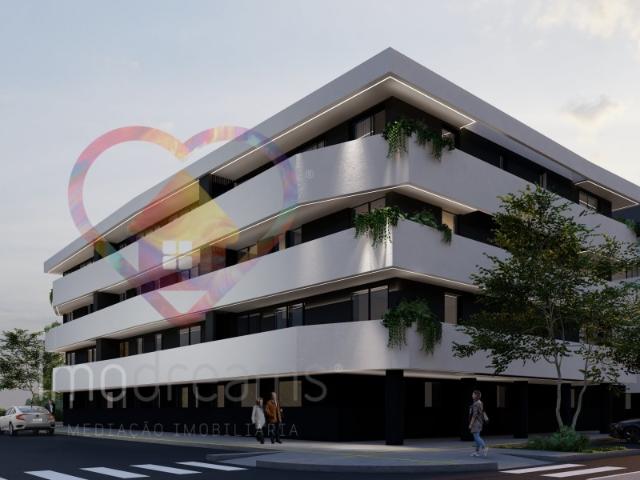 Apartamento T3 Duplex c/ varanda e terraço, em Aveiro