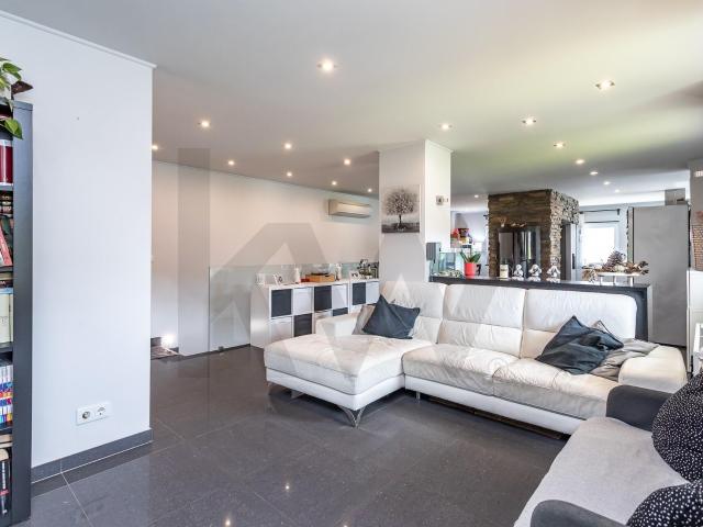 Apartamento T3 Duplex com Design Contemporâneo – Rinchoa, Sintra