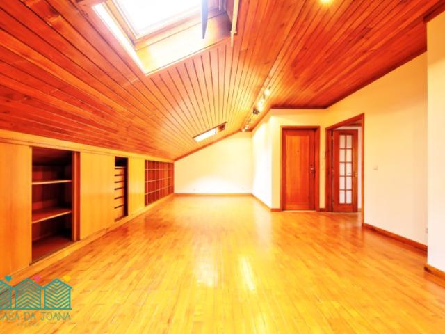 Apartamento T3 Duplex com Garagem Fechada em Aveiro