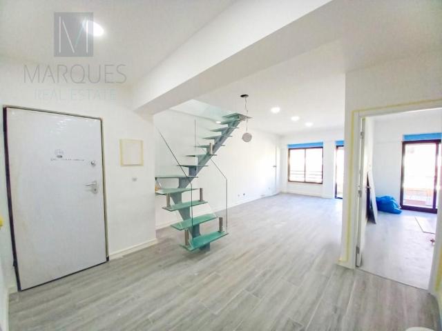 Apartamento T3 Duplex com garagem na Costa de Caparica 82m² Costa Da Caparica