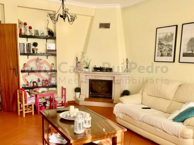 Apartamento T3 dúplex com terraço, em Ermidas do Sado