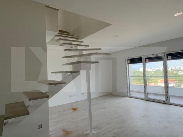 Apartamento T3+ Duplex c/2 parqueamentos, Quinta da Ladeira
