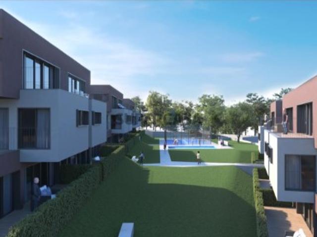 Apartamento T3 Duplex em condomínio fechado com piscina, campo de Padel e jardim