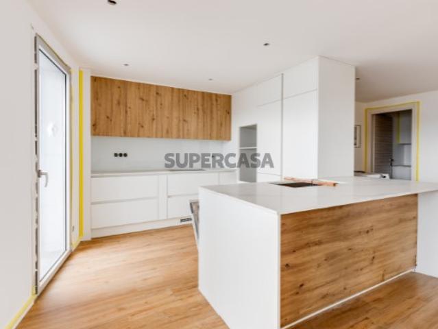 Apartamento T3 Duplex em Condomínio Privado Pombal