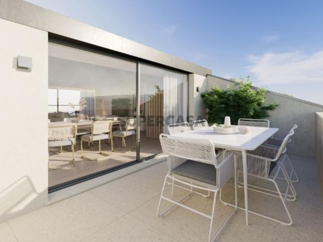 Apartamento T3 Duplex novo na Praia da Barra