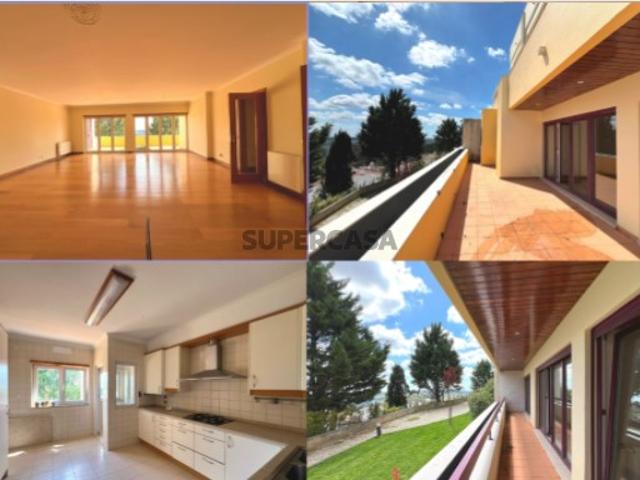 Apartamento T3 duplex, no condomínio Belas Clube de Campo, com área total de 264 m2 + 2 lugares de garagem