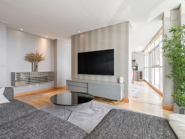 APARTAMENTO T3 DUPLEX NO PARQUE DAS NAÇÕES LISBOA
