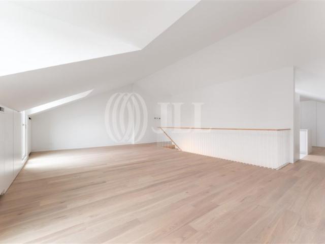Apartamento T3 duplex, no Villa Infante, Lisboa