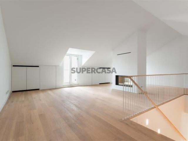Apartamento T3 duplex, no Villa Infante, Lisboa