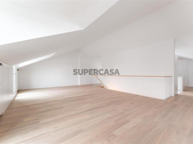 Apartamento T3 duplex, no Villa Infante, Lisboa