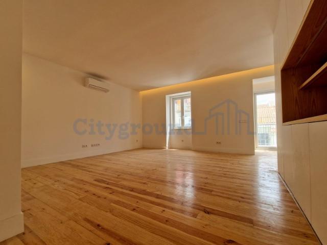 Apartamento T3 Duplex na Graça Junto ao Miradouro da Senhora do Monte