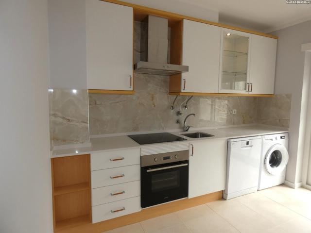 Apartamento T3 Duplex na Urbanização Sol Village 2 em Ferrel