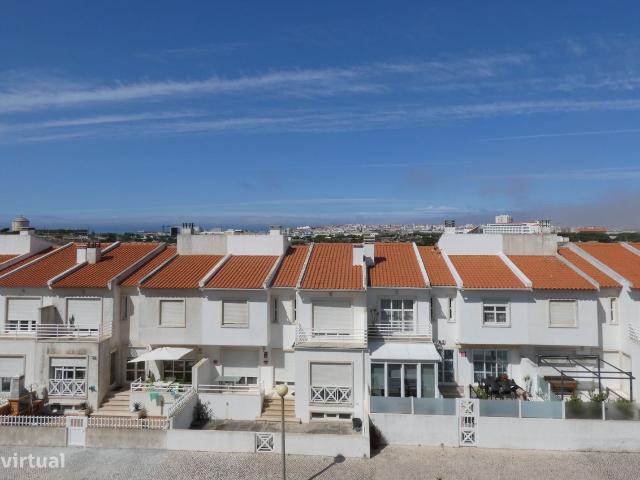 Apartamento T3 Duplex na Urbanizao Sol Village 2 em Ferrel
