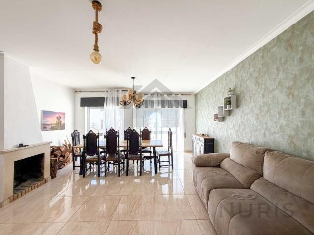Apartamento T3 Duplex para Arrendamento Anual em Portimão