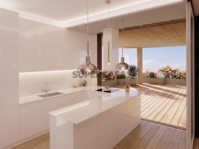 Apartamento T3 duplex, último piso com varanda, jardim e garagem na Solum, Coimbra