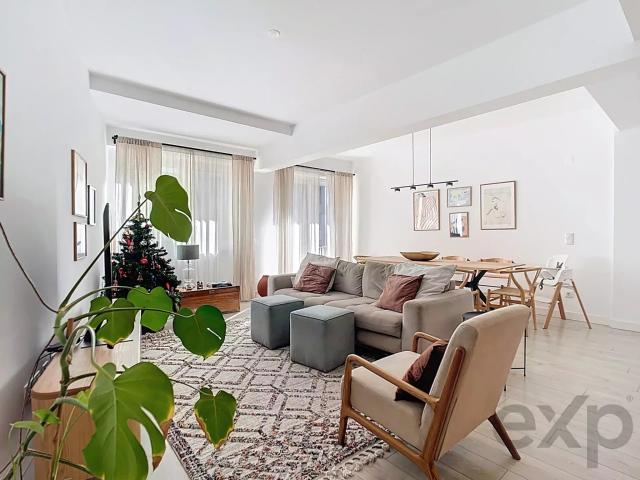 Apartamento T3 elegante com varanda e estacionamento Campolide, Lisboa