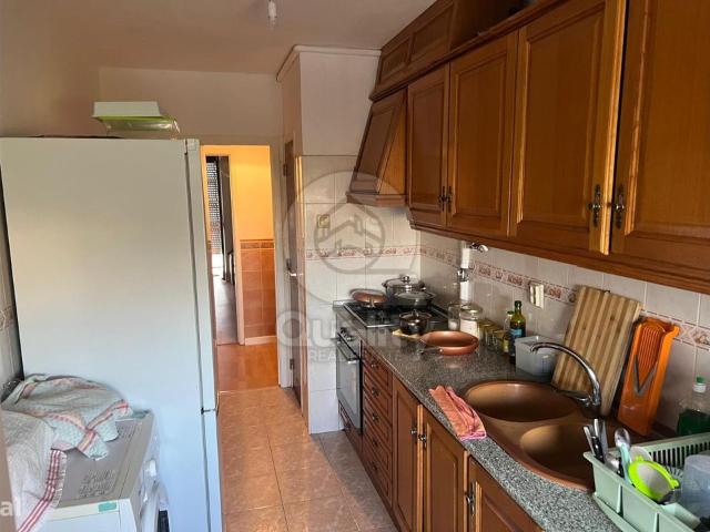 Apartamento T3 em Vale da Amoreira