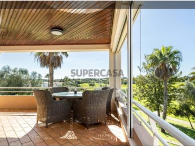 Apartamento T3 em Vale da Pinta com vistas para o Campo de Golfe