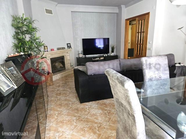 Apartamento T3 em Vale Flores, Oportunidade Imperdvel!