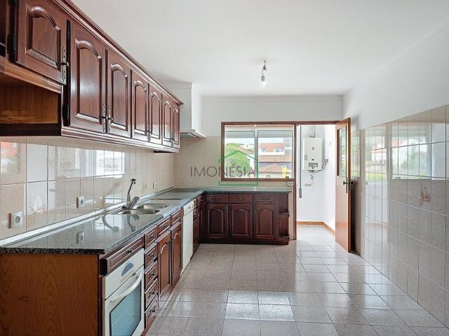 Apartamento T3 em Vila Praia de Âncora com vista de mar