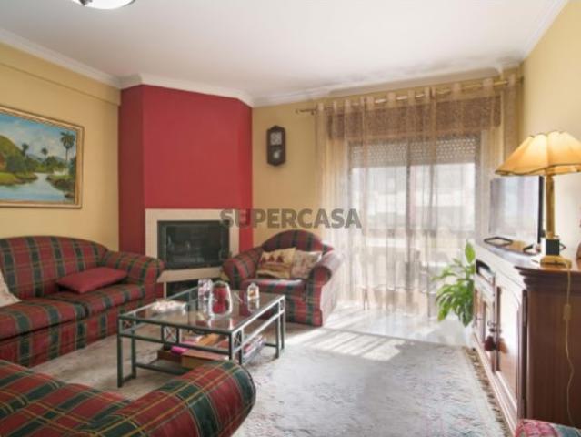Apartamento T3 em Águas Livres