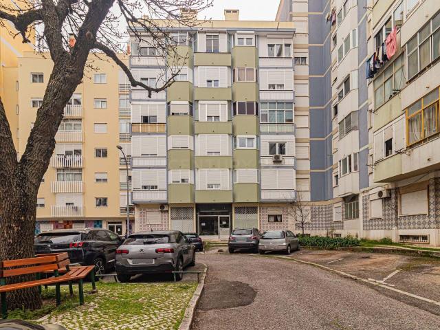 Apartamento T3 em Águas Livres, Amadora Oportunidade Única!