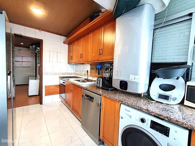 Apartamento T3 em Almada