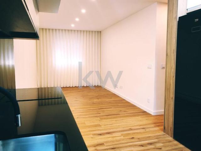 Apartamento T3 Totalmente Remodelado Conforto e Sofisticao a 5 Min