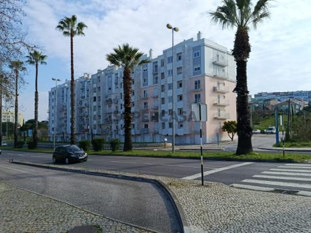 Apartamento T3 em Almada, Cova da Piedade, Pragal e Cacilhas