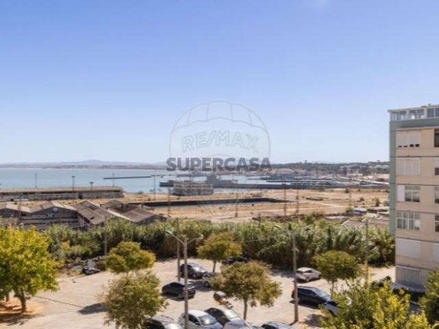 Apartamento T3 em Almada, Cova da Piedade, Pragal e Cacilhas