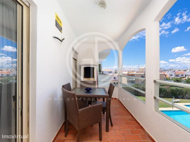 Apartamento T3 em Albufeira em condomnio privado com piscina e jardim