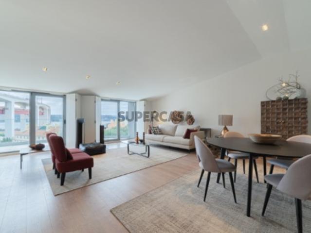Apartamento T3 em Alcântara