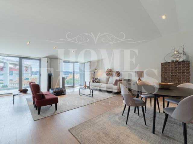 Apartamento T3 em Alcântara
