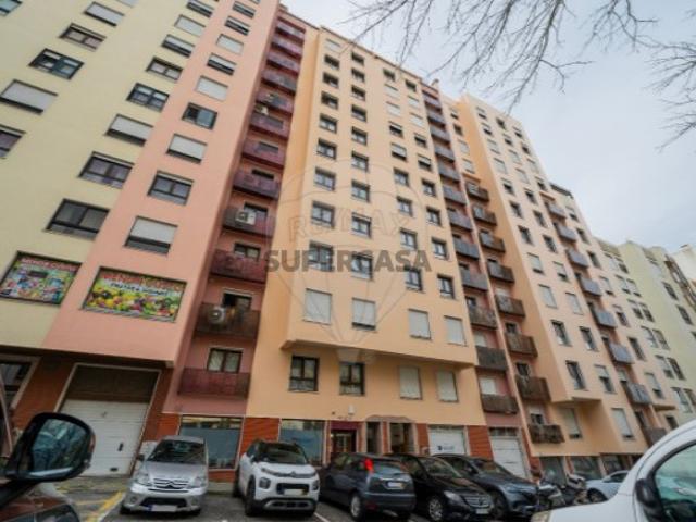 Apartamento T3 em Alfragide