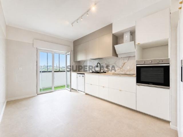 Apartamento T3 em Algueirão Mem Martins