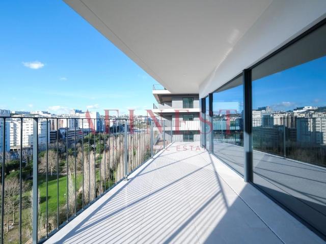 Apartamento T3 Em Algés 125m² Algés, linda a velha e cruz quebrada dafundo