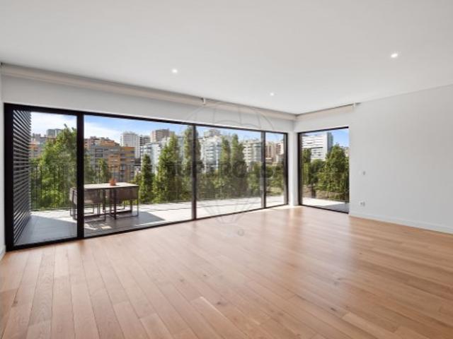 Apartamento T3 em Algés, Linda a Velha e Cruz Quebrada Dafundo