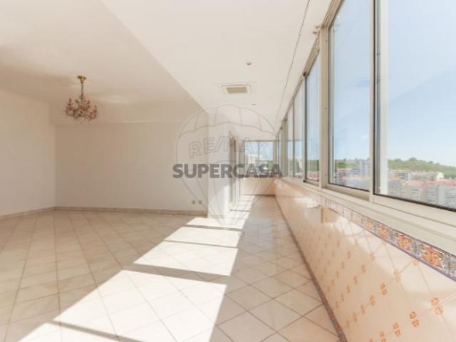 Apartamento T3 em Algés, Linda a Velha e Cruz Quebrada Dafundo