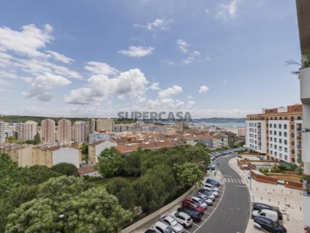 Apartamento T3 em Algés, Linda a Velha e Cruz Quebrada Dafundo