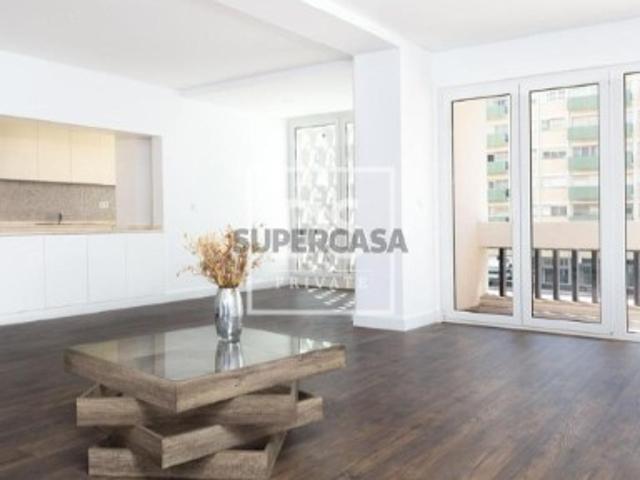 Apartamento T3 em Alvalade