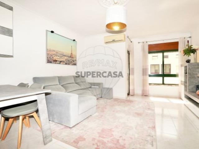 Apartamento T3 em Alverca do Ribatejo e Sobralinho