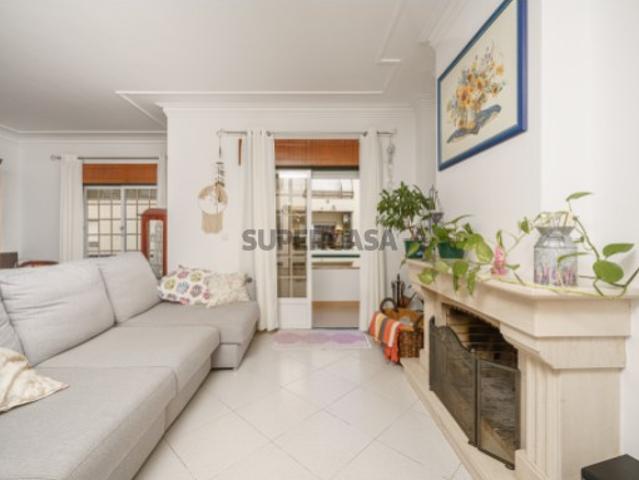 Apartamento T3 em Alverca do Ribatejo e Sobralinho