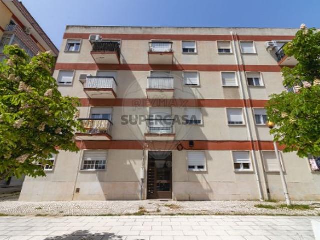 Apartamento T3 em Alverca do Ribatejo e Sobralinho