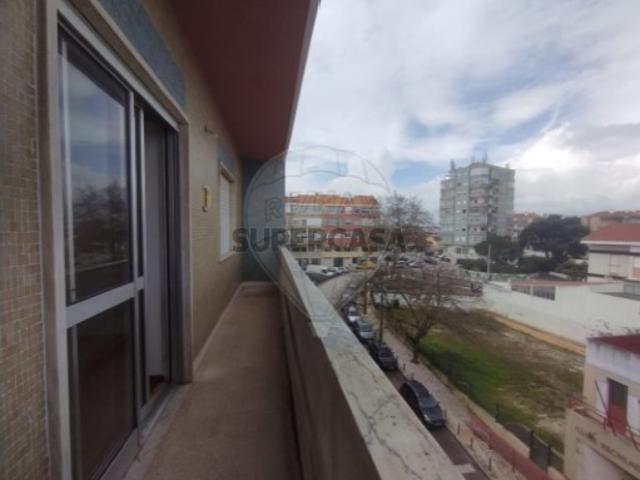 Apartamento T3 em Amora