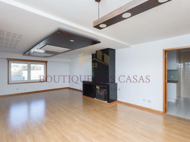 Apartamento T3 em Arcozelo