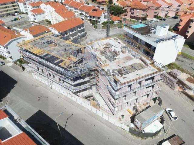 Apartamento T3 em Atouguia da Baleia