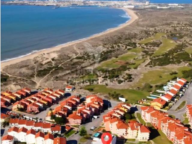Apartamento T3 em Atouguia da Baleia